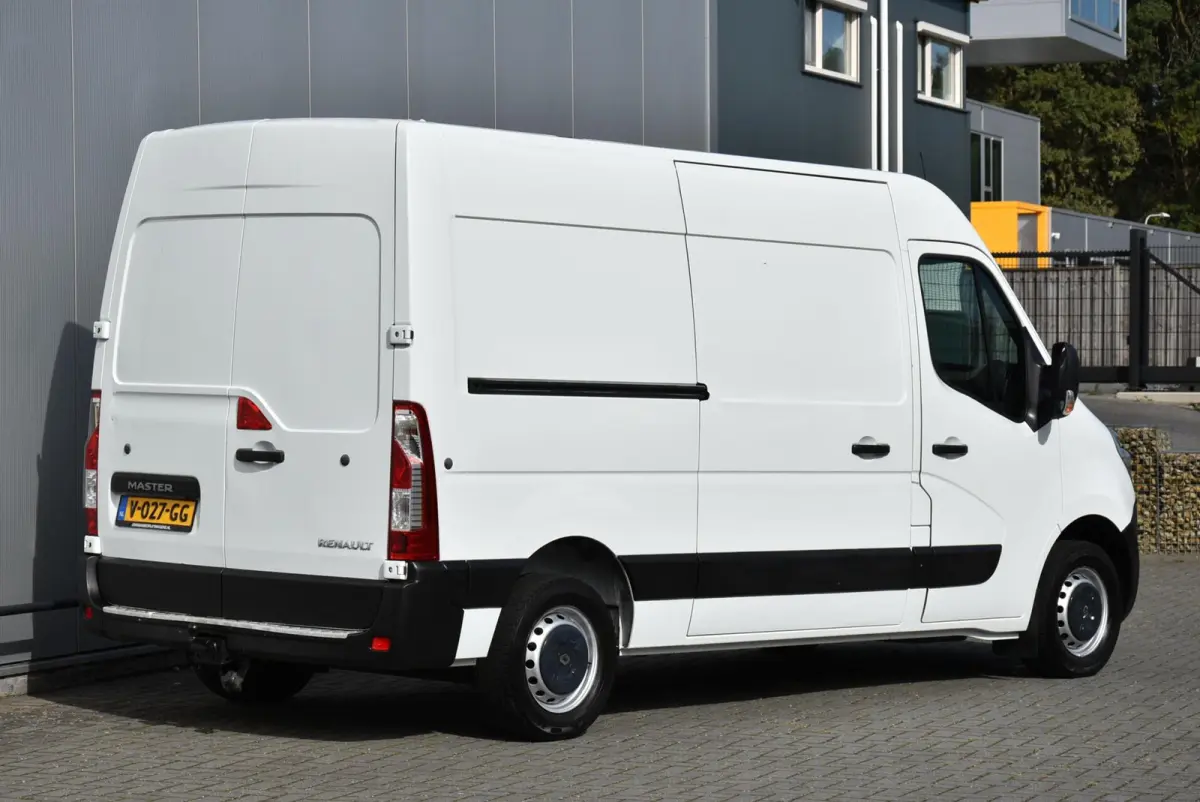 bestel 2.3 dCi L2H2 146 Pk Airco Navi Trekhaak Euro6