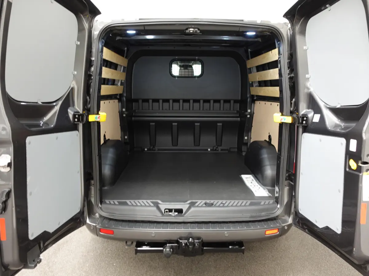 300 2.0 TDCI L2H1 Limited Dubbele Cabine Navi Airco 2 Schuifdeuren Trekhaak PDC voor & achter Carplay DAB
