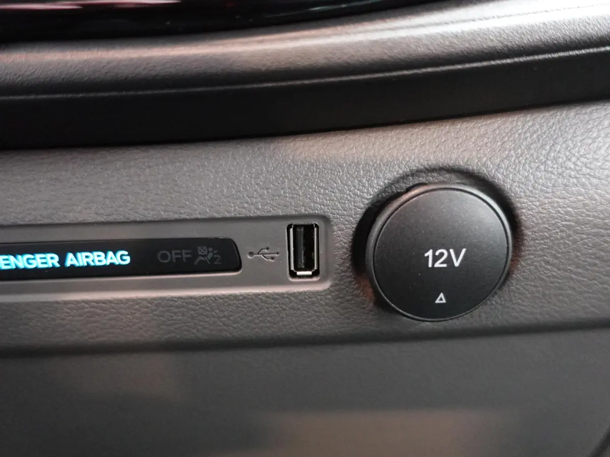 300 2.0 TDCI L2H1 Limited Dubbele Cabine Navi Airco 2 Schuifdeuren Trekhaak PDC voor & achter Carplay DAB