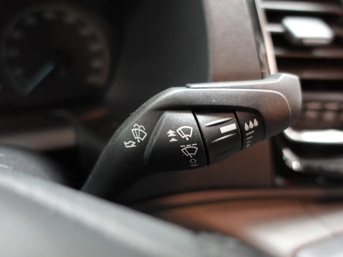300 2.0 TDCI L2H1 Limited Dubbele Cabine Navi Airco 2 Schuifdeuren Trekhaak PDC voor & achter Carplay DAB