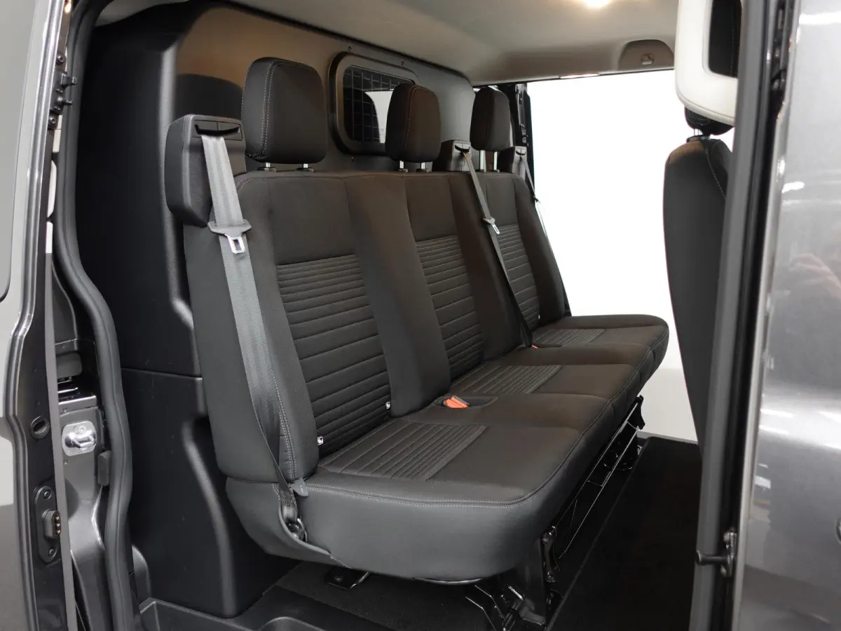 300 2.0 TDCI L2H1 Limited Dubbele Cabine Navi Airco 2 Schuifdeuren Trekhaak PDC voor & achter Carplay DAB