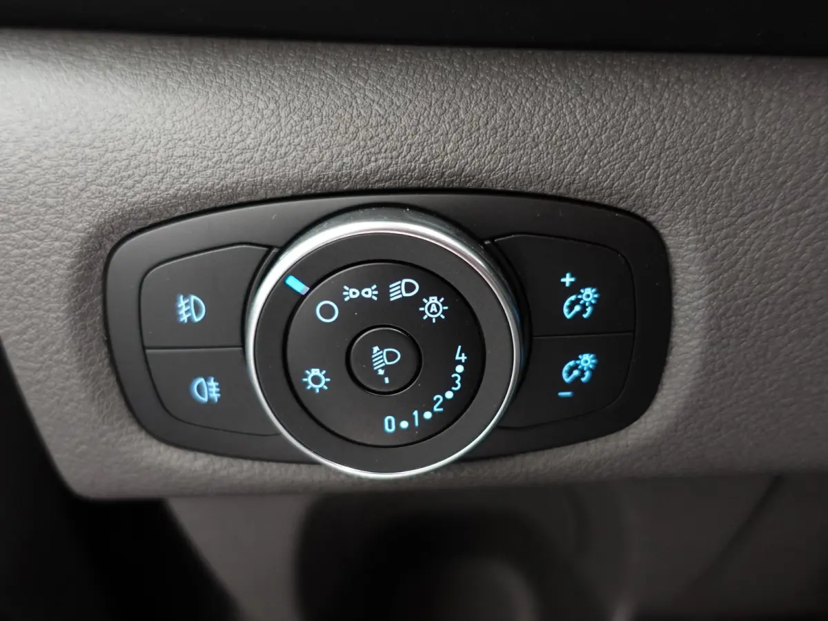 300 2.0 TDCI L2H1 Limited Dubbele Cabine Navi Airco 2 Schuifdeuren Trekhaak PDC voor & achter Carplay DAB