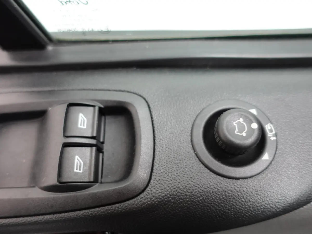 300 2.0 TDCI L2H1 Limited Dubbele Cabine Navi Airco 2 Schuifdeuren Trekhaak PDC voor & achter Carplay DAB