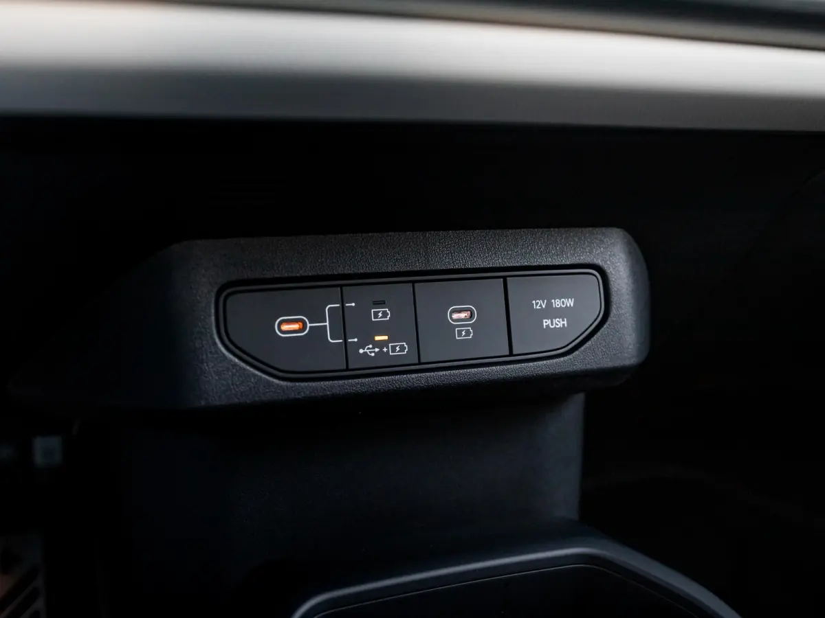 GT-Line Business Edition 81.4 kWh | Navi. | Clima. | Stuur&Stoel Verwarming | Adapt. Cruise. | Achteruitrijcamera | GT-Line Vegan Lederen Stoelbekleding