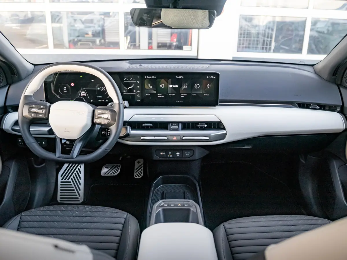 GT-Line Business Edition 81.4 kWh | Navi. | Clima. | Stuur&Stoel Verwarming | Adapt. Cruise. | Achteruitrijcamera | GT-Line Vegan Lederen Stoelbekleding