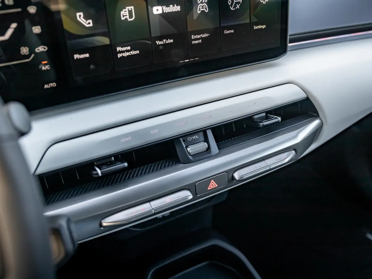 GT-Line Business Edition 81.4 kWh | Navi. | Clima. | Stuur&Stoel Verwarming | Adapt. Cruise. | Achteruitrijcamera | GT-Line Vegan Lederen Stoelbekleding