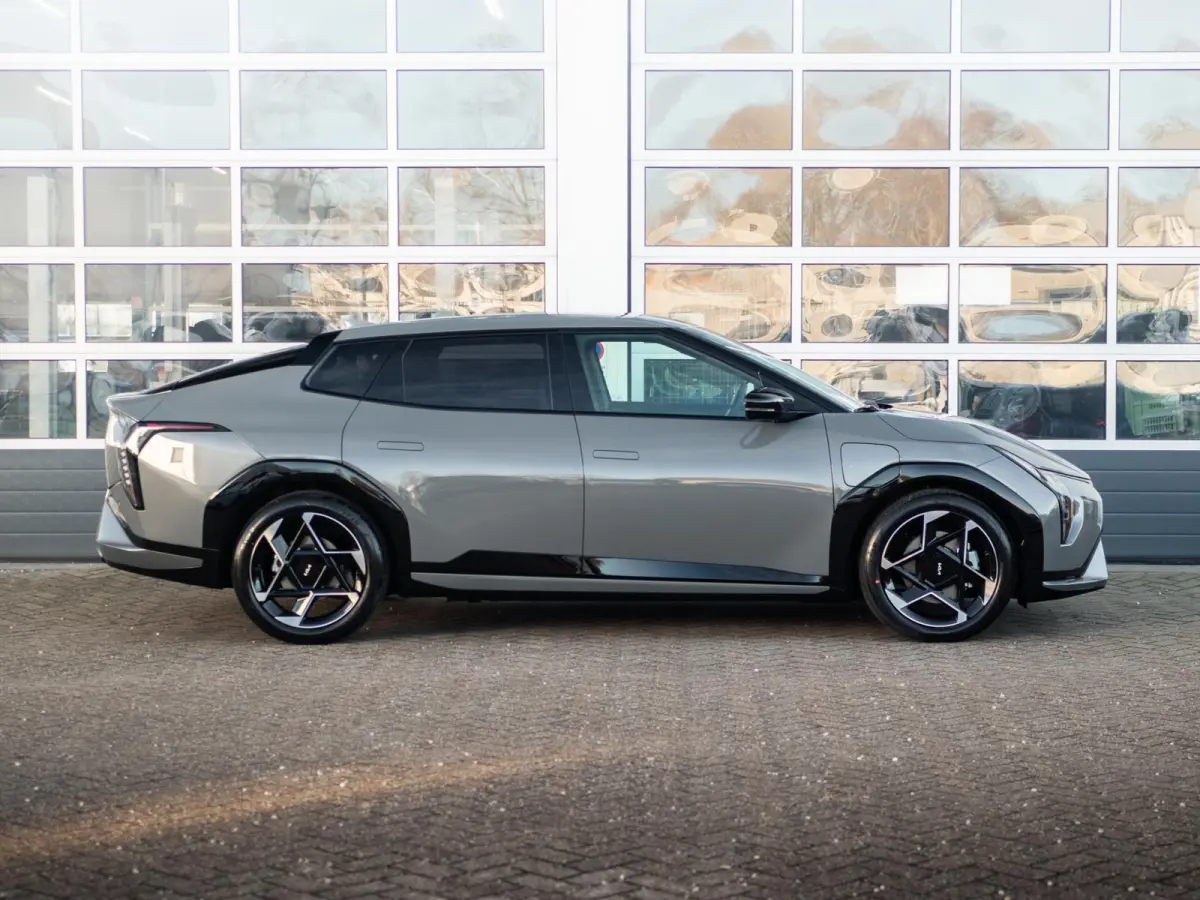 GT-Line Business Edition 81.4 kWh | Navi. | Clima. | Stuur&Stoel Verwarming | Adapt. Cruise. | Achteruitrijcamera | GT-Line Vegan Lederen Stoelbekleding