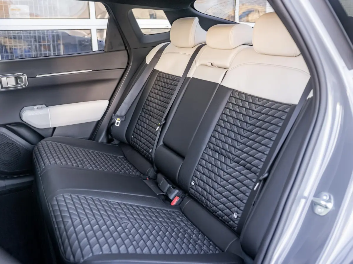 GT-Line Business Edition 81.4 kWh | Navi. | Clima. | Stuur&Stoel Verwarming | Adapt. Cruise. | Achteruitrijcamera | GT-Line Vegan Lederen Stoelbekleding