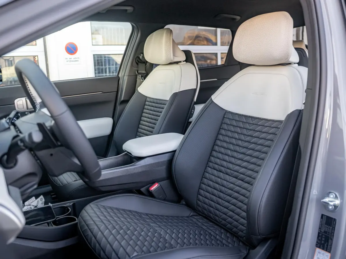 GT-Line Business Edition 81.4 kWh | Navi. | Clima. | Stuur&Stoel Verwarming | Adapt. Cruise. | Achteruitrijcamera | GT-Line Vegan Lederen Stoelbekleding