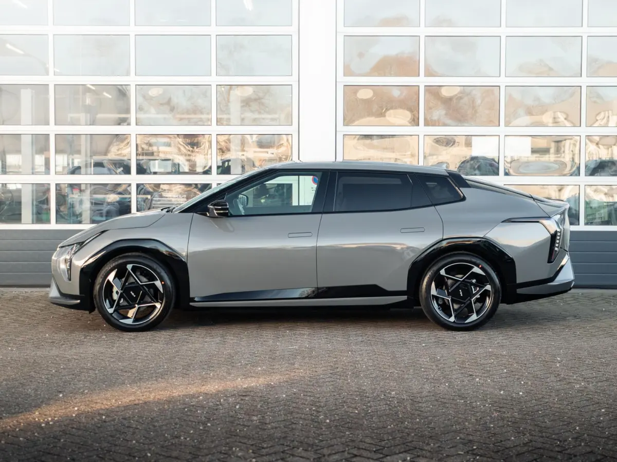 GT-Line Business Edition 81.4 kWh | Navi. | Clima. | Stuur&Stoel Verwarming | Adapt. Cruise. | Achteruitrijcamera | GT-Line Vegan Lederen Stoelbekleding