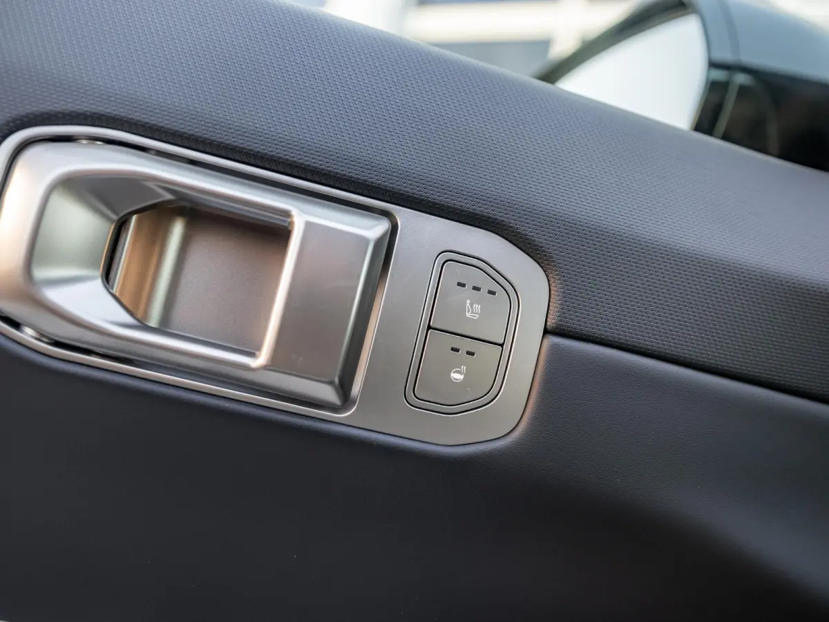 GT-Line Business Edition 81.4 kWh | Navi. | Clima. | Stuur&Stoel Verwarming | Adapt. Cruise. | Achteruitrijcamera | GT-Line Vegan Lederen Stoelbekleding