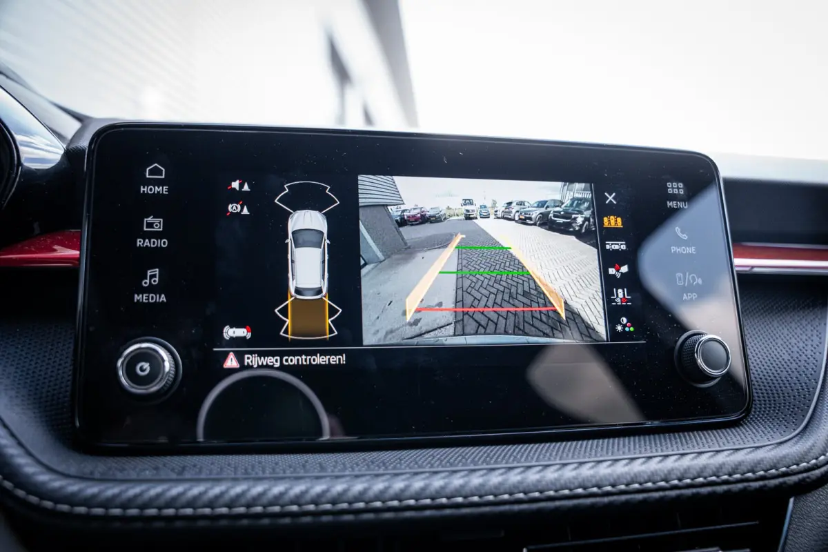 1.0 TSI Monte Carlo | Achteruitrijcamera | Airco (automatisch) | Parkeersensor voor
