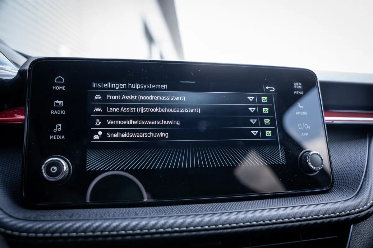 1.0 TSI Monte Carlo | Achteruitrijcamera | Airco (automatisch) | Parkeersensor voor