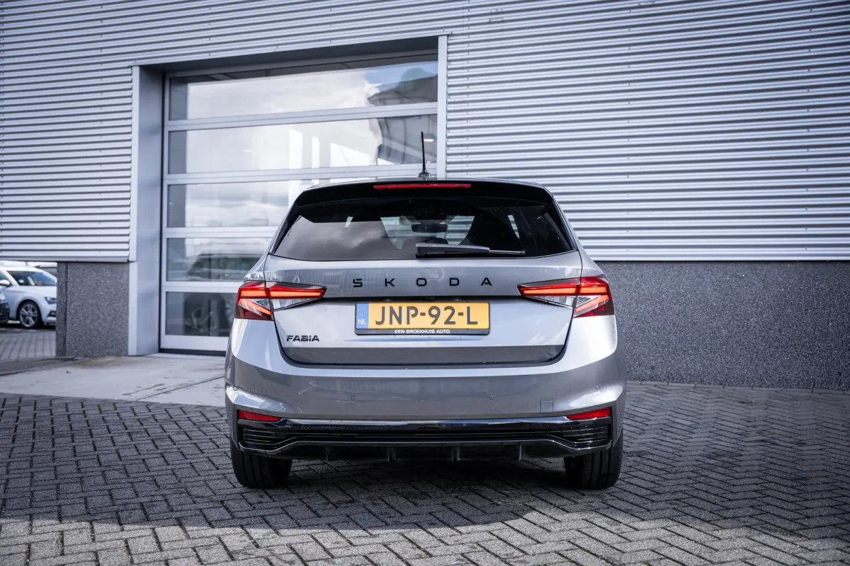 1.0 TSI Monte Carlo | Achteruitrijcamera | Airco (automatisch) | Parkeersensor voor