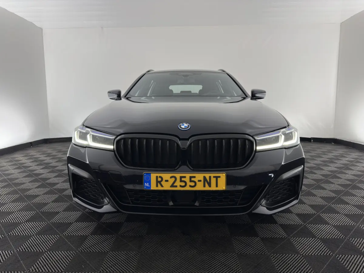 530e M-Sport-Styling Business Edition Plus (Plug-in) {SoH-85%} (INCL-BTW) *LEATHER | LASER-LED | ADAPTIVE-CRUISE | BLINDSPOT | MEMORY-PACK | DIGI-COCKPIT | HIFI-SOUND | CAMERA | NAVI-FULLMAP