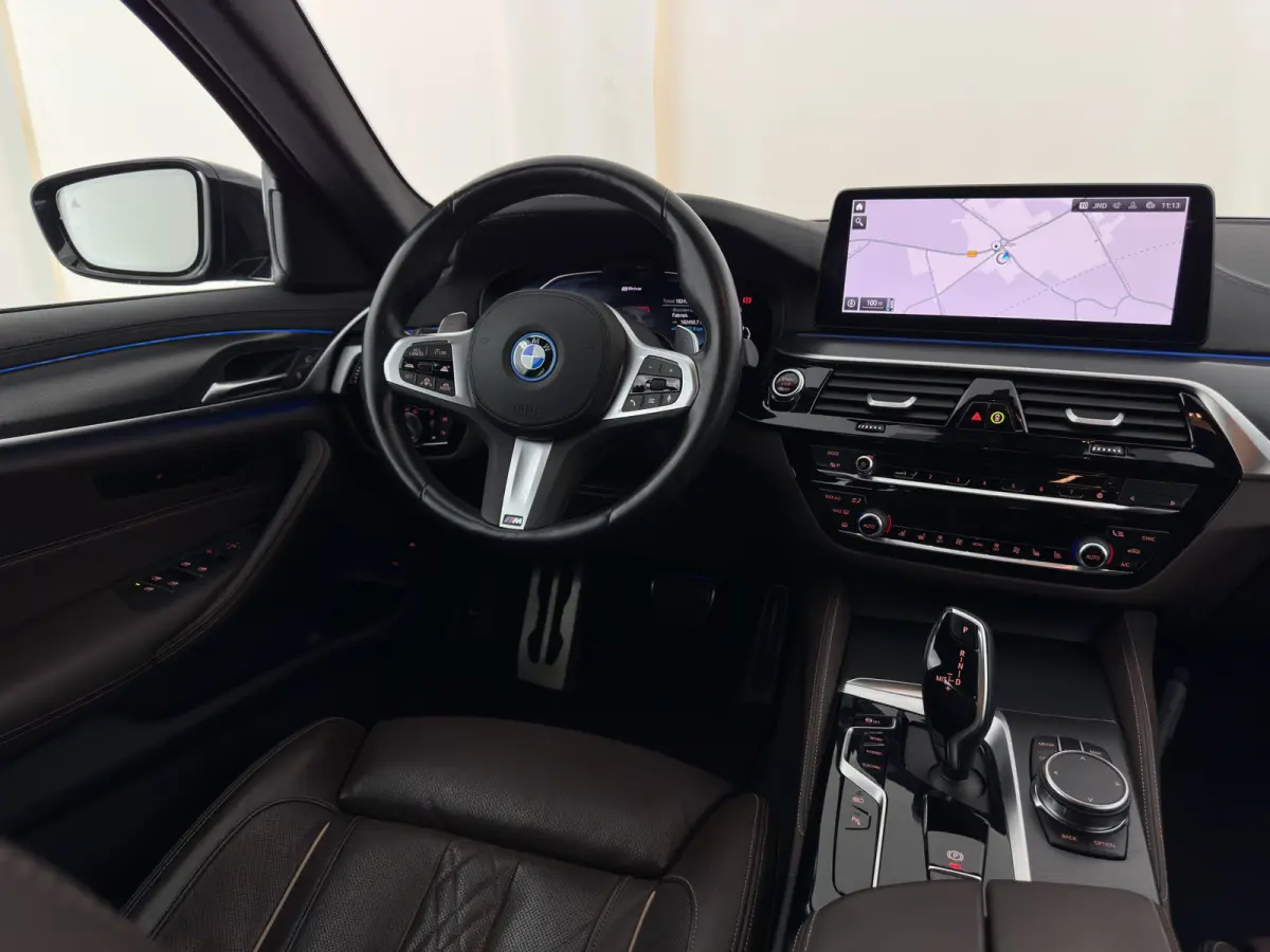 530e M-Sport-Styling Business Edition Plus (Plug-in) {SoH-85%} (INCL-BTW) *LEATHER | LASER-LED | ADAPTIVE-CRUISE | BLINDSPOT | MEMORY-PACK | DIGI-COCKPIT | HIFI-SOUND | CAMERA | NAVI-FULLMAP