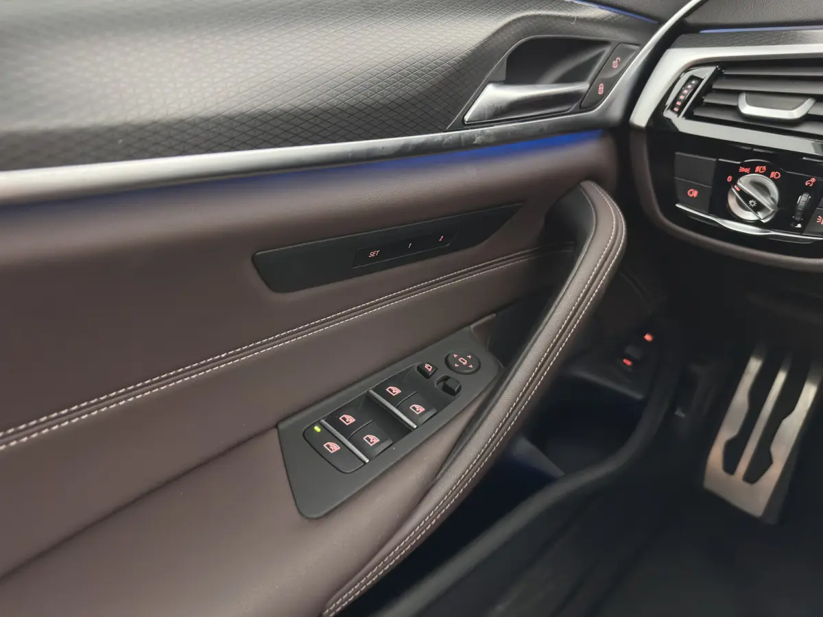 530e M-Sport-Styling Business Edition Plus (Plug-in) {SoH-85%} (INCL-BTW) *LEATHER | LASER-LED | ADAPTIVE-CRUISE | BLINDSPOT | MEMORY-PACK | DIGI-COCKPIT | HIFI-SOUND | CAMERA | NAVI-FULLMAP