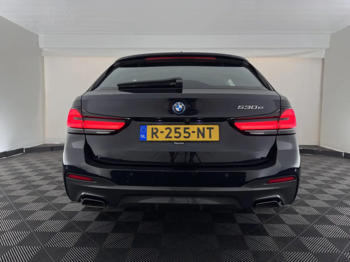 530e M-Sport-Styling Business Edition Plus (Plug-in) {SoH-85%} (INCL-BTW) *LEATHER | LASER-LED | ADAPTIVE-CRUISE | BLINDSPOT | MEMORY-PACK | DIGI-COCKPIT | HIFI-SOUND | CAMERA | NAVI-FULLMAP