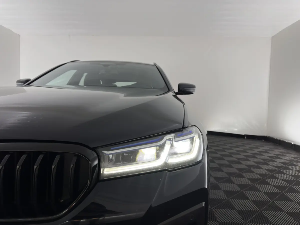530e M-Sport-Styling Business Edition Plus (Plug-in) {SoH-85%} (INCL-BTW) *LEATHER | LASER-LED | ADAPTIVE-CRUISE | BLINDSPOT | MEMORY-PACK | DIGI-COCKPIT | HIFI-SOUND | CAMERA | NAVI-FULLMAP