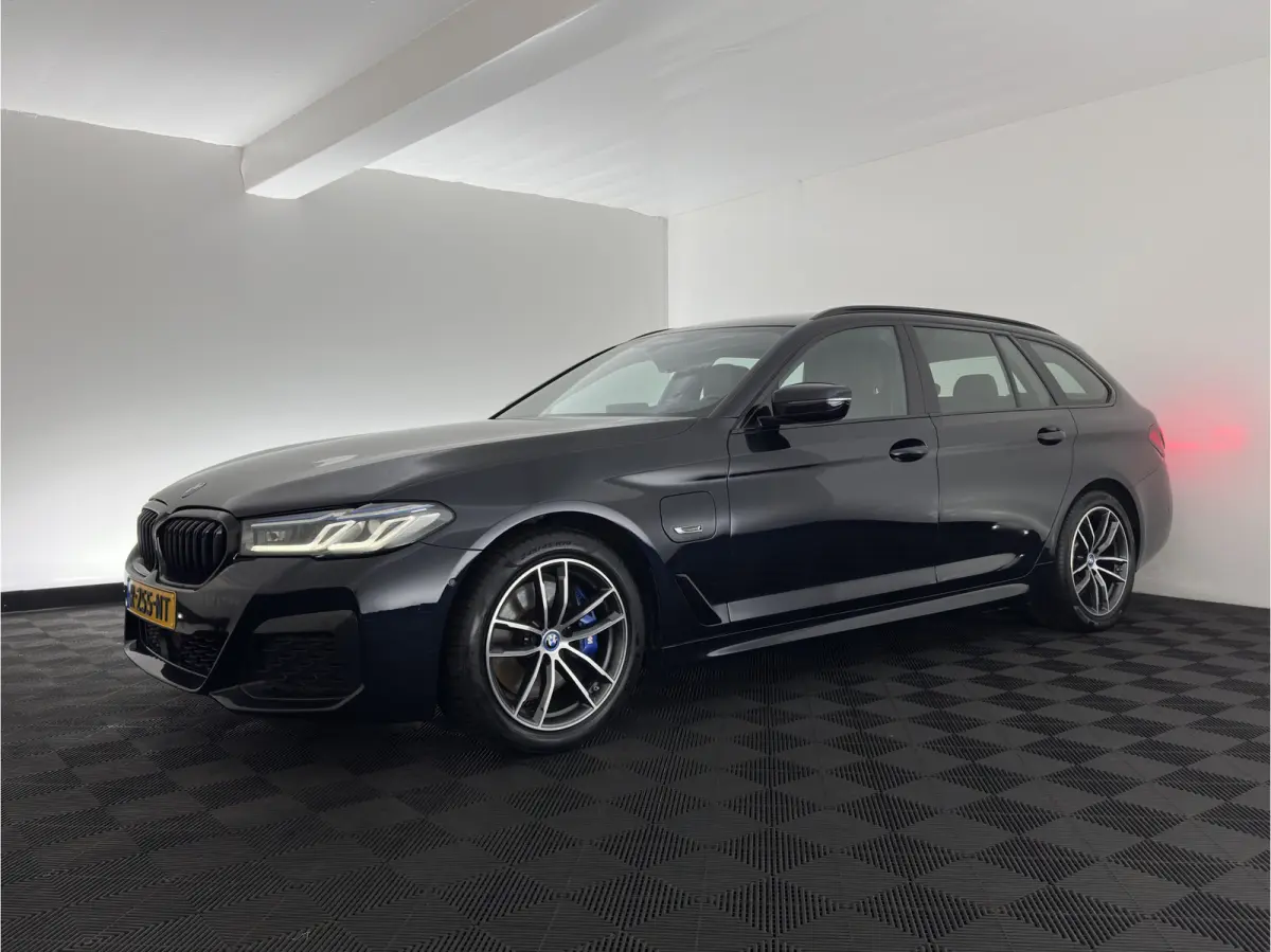 530e M-Sport-Styling Business Edition Plus (Plug-in) {SoH-85%} (INCL-BTW) *LEATHER | LASER-LED | ADAPTIVE-CRUISE | BLINDSPOT | MEMORY-PACK | DIGI-COCKPIT | HIFI-SOUND | CAMERA | NAVI-FULLMAP
