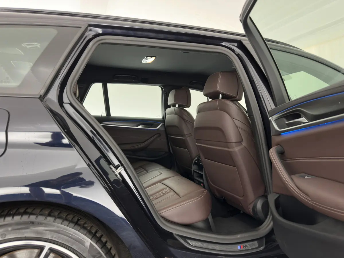 530e M-Sport-Styling Business Edition Plus (Plug-in) {SoH-85%} (INCL-BTW) *LEATHER | LASER-LED | ADAPTIVE-CRUISE | BLINDSPOT | MEMORY-PACK | DIGI-COCKPIT | HIFI-SOUND | CAMERA | NAVI-FULLMAP