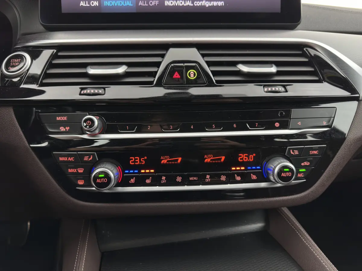 530e M-Sport-Styling Business Edition Plus (Plug-in) {SoH-85%} (INCL-BTW) *LEATHER | LASER-LED | ADAPTIVE-CRUISE | BLINDSPOT | MEMORY-PACK | DIGI-COCKPIT | HIFI-SOUND | CAMERA | NAVI-FULLMAP