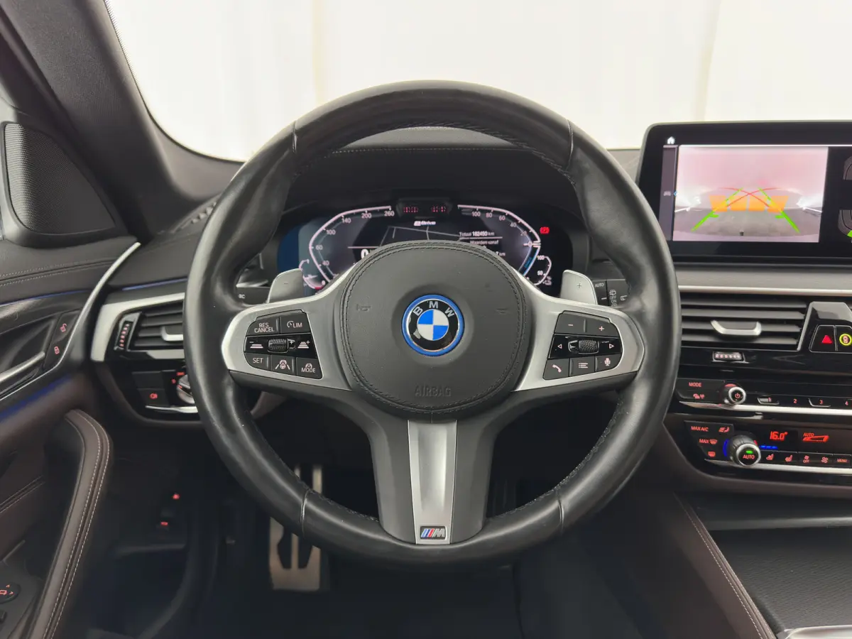 530e M-Sport-Styling Business Edition Plus (Plug-in) {SoH-85%} (INCL-BTW) *LEATHER | LASER-LED | ADAPTIVE-CRUISE | BLINDSPOT | MEMORY-PACK | DIGI-COCKPIT | HIFI-SOUND | CAMERA | NAVI-FULLMAP
