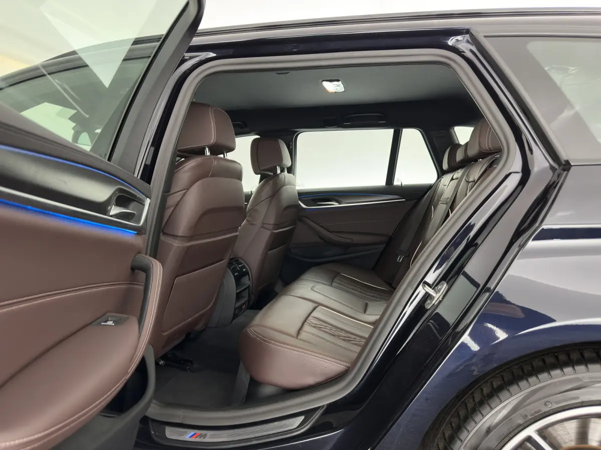 530e M-Sport-Styling Business Edition Plus (Plug-in) {SoH-85%} (INCL-BTW) *LEATHER | LASER-LED | ADAPTIVE-CRUISE | BLINDSPOT | MEMORY-PACK | DIGI-COCKPIT | HIFI-SOUND | CAMERA | NAVI-FULLMAP