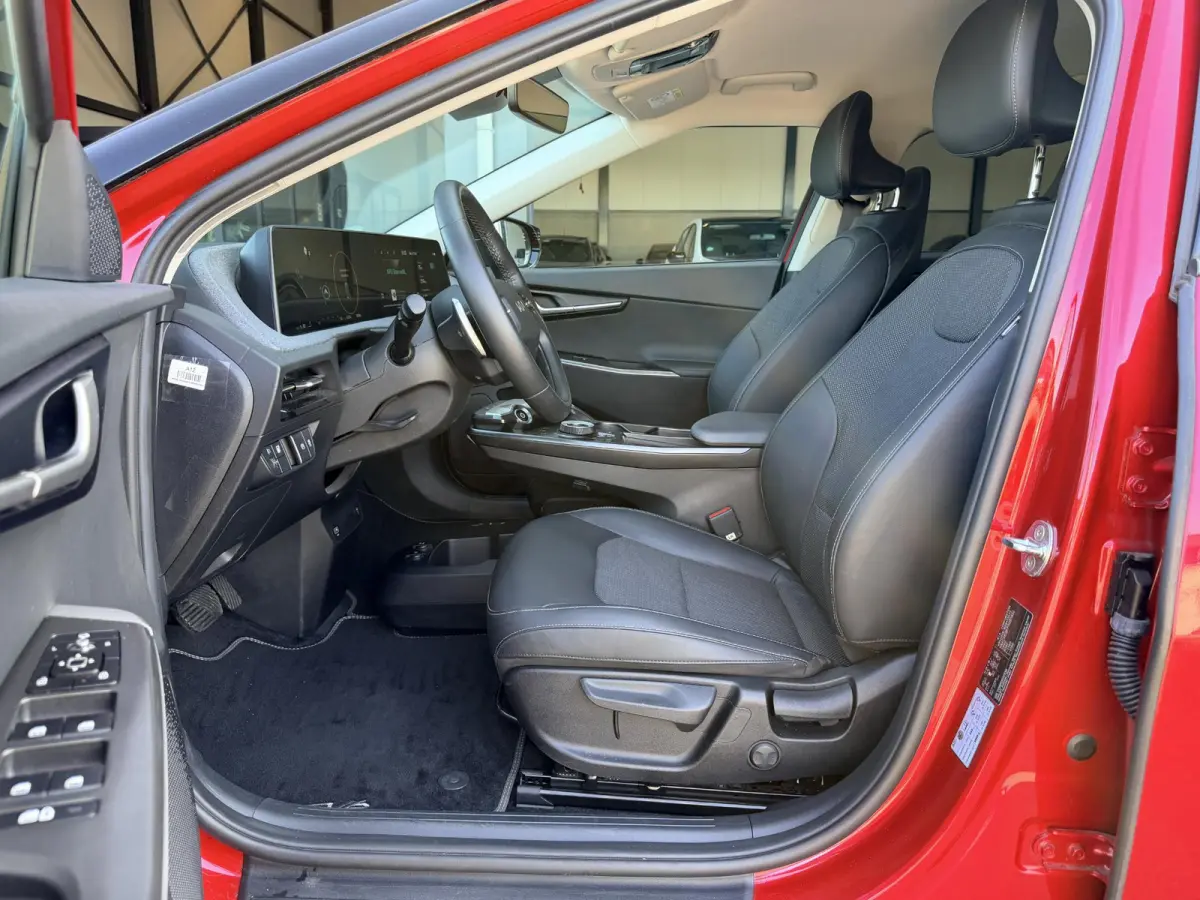 Air 58 kWh SOH 94,4% | 3 Fase | Adaptive Cruise | Fabrieksgarantie | Dodehoek | Camera | Apple & Android | Stoel & Stuurverwarming | 1e Eigenaar | Dealeronderhouden |