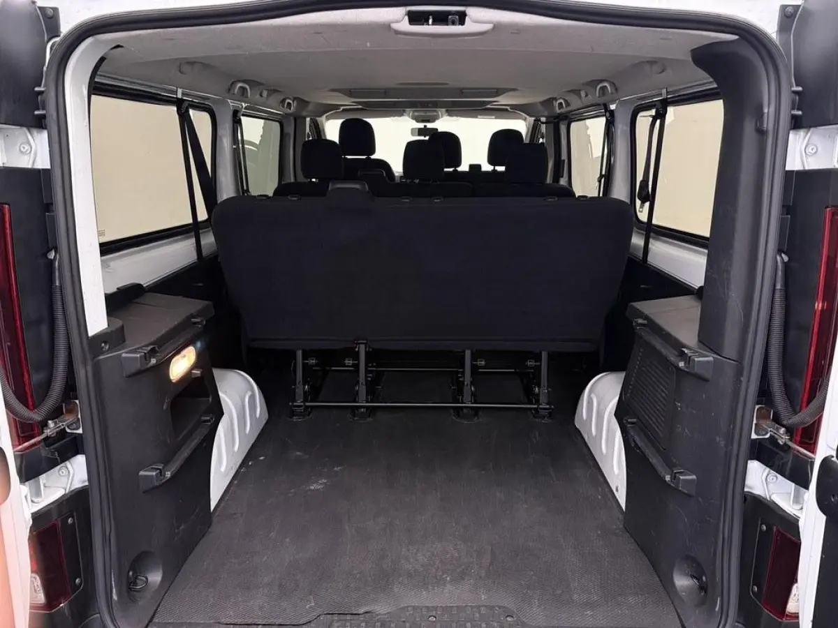1.6 CDTI L2H1 BiTurbo 9 Persoons Camera/Nav/Cruise