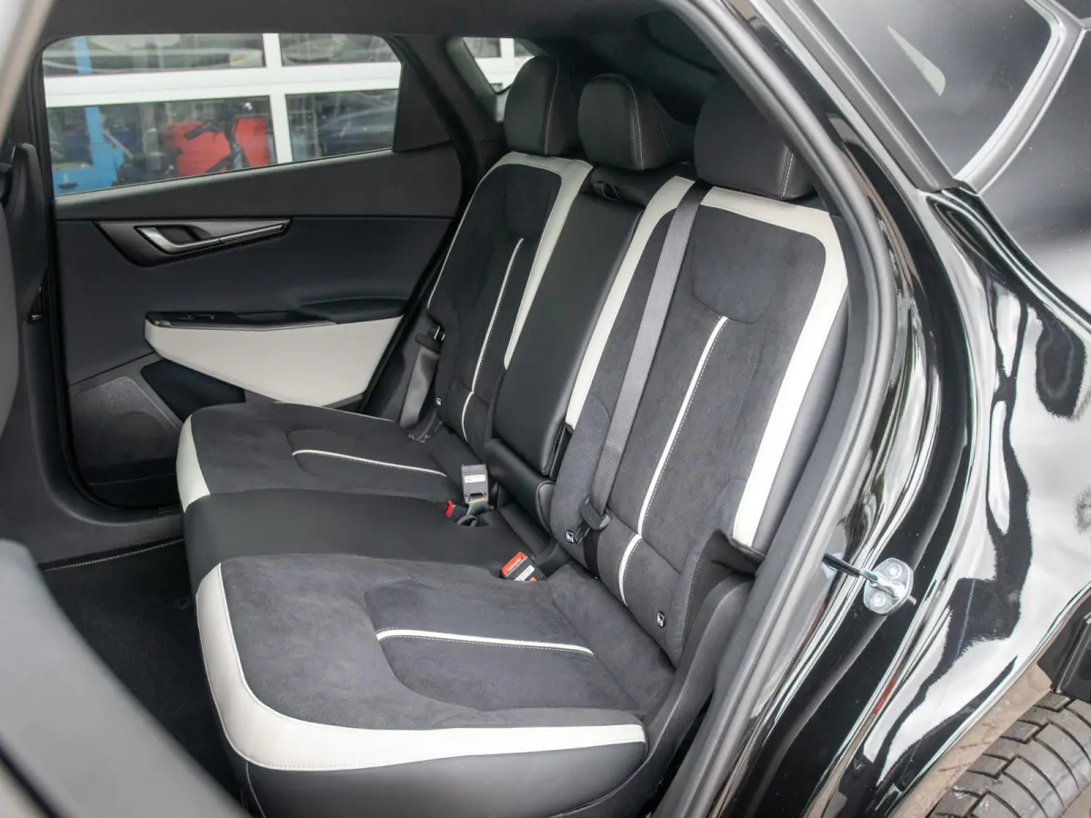 GT-Line Business Edition 84 kWh | Actieprijs* | Navi. | Clima. | Adapt. Cruise. | Stoel&Stuur Verwarming | GT-Line Vegan Leder Bekleding