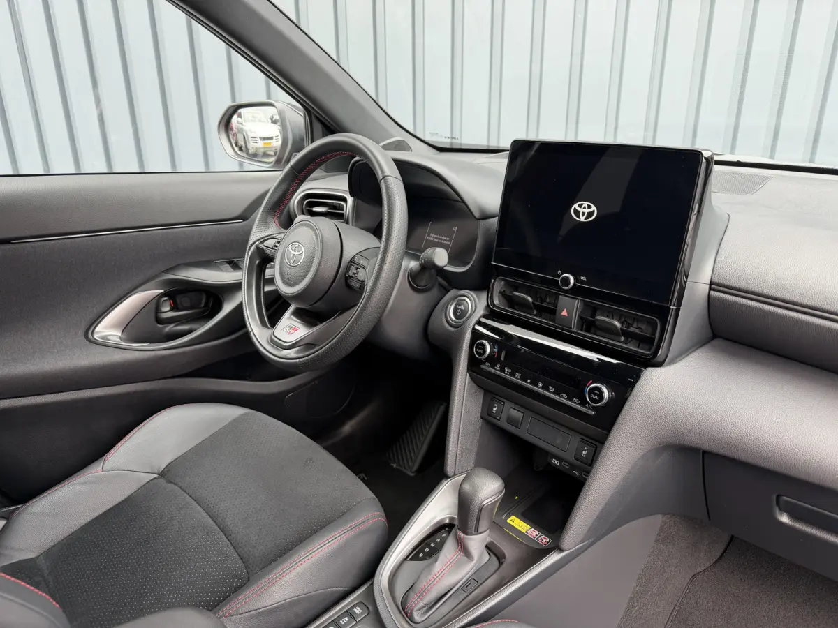 1.5 Hybrid 130 GR SPORT | Head-up display | Emotinal RED | 10 jr GARANTIE | Rijklaar!!