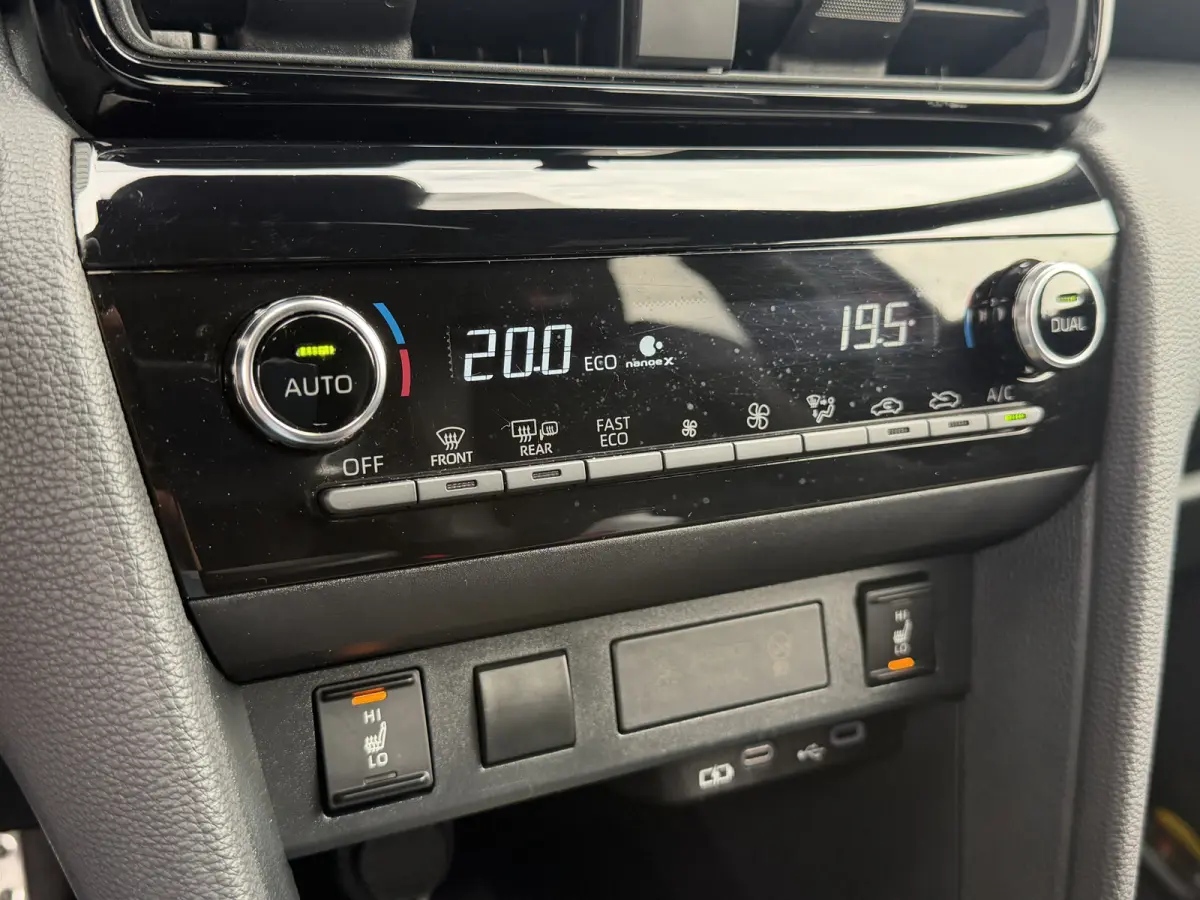 1.5 Hybrid 130 GR SPORT | Head-up display | Emotinal RED | 10 jr GARANTIE | Rijklaar!!
