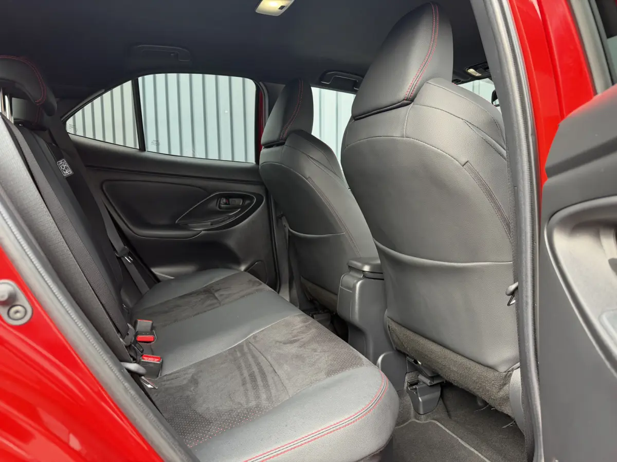 1.5 Hybrid 130 GR SPORT | Head-up display | Emotinal RED | 10 jr GARANTIE | Rijklaar!!