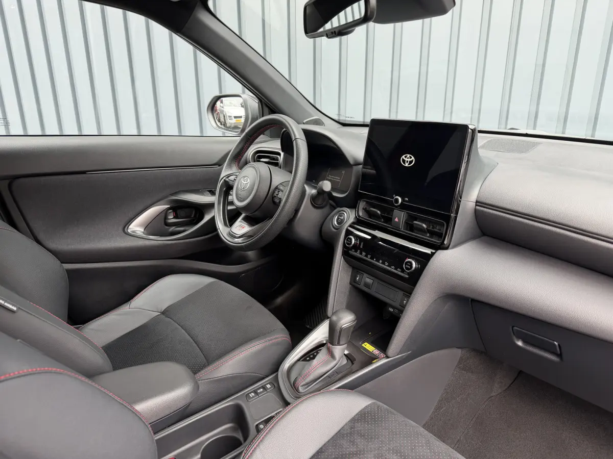 1.5 Hybrid 130 GR SPORT | Head-up display | Emotinal RED | 10 jr GARANTIE | Rijklaar!!
