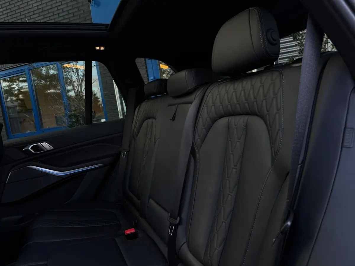 XDrive45e High Executive 361PK|NL Auto|Laser Light|ProfNavi|M-Pakket|Luchtvering|PANO|Adaptive|50e Editie|HUD|360C|Harman/K