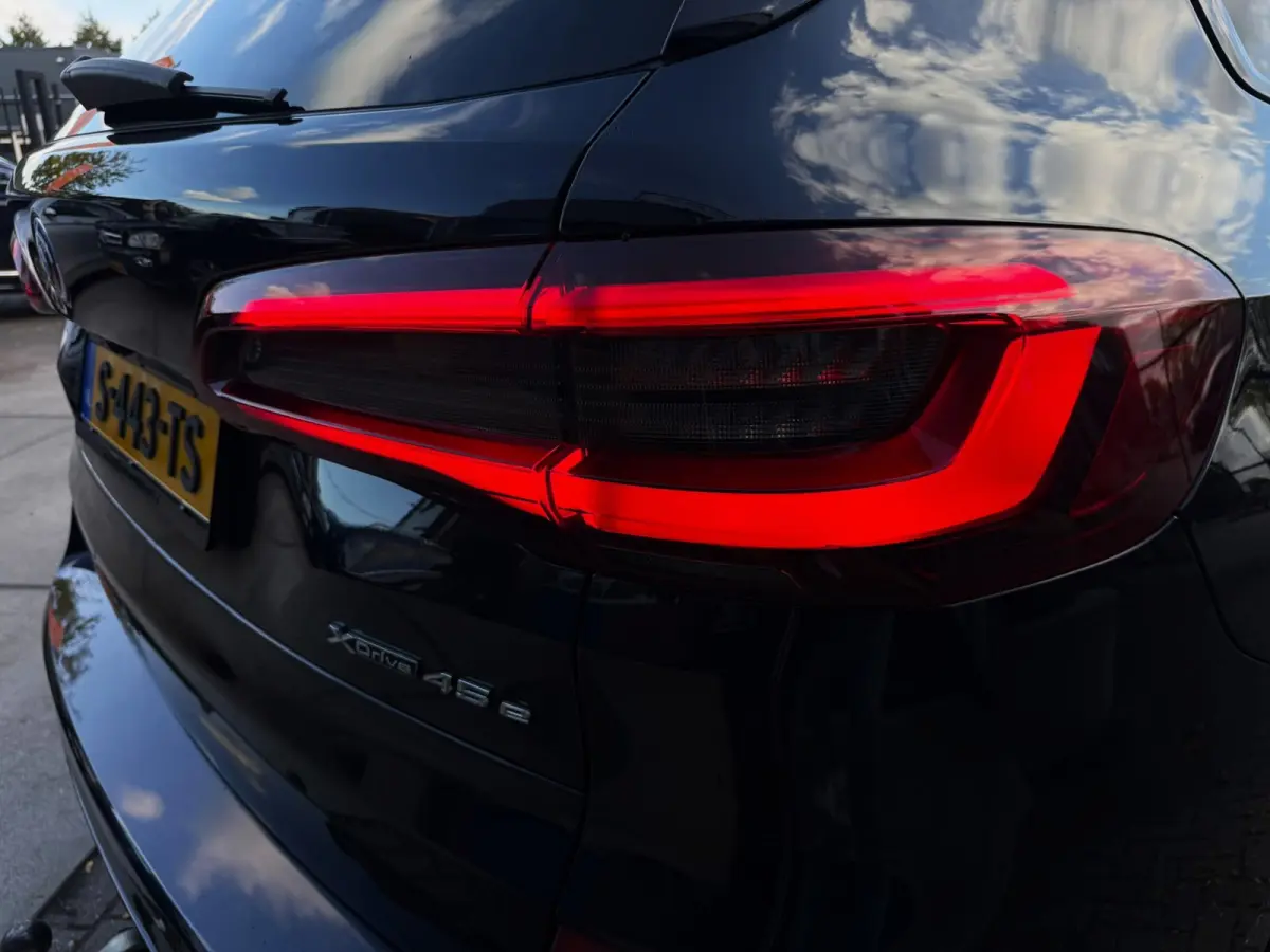 XDrive45e High Executive 361PK|NL Auto|Laser Light|ProfNavi|M-Pakket|Luchtvering|PANO|Adaptive|50e Editie|HUD|360C|Harman/K