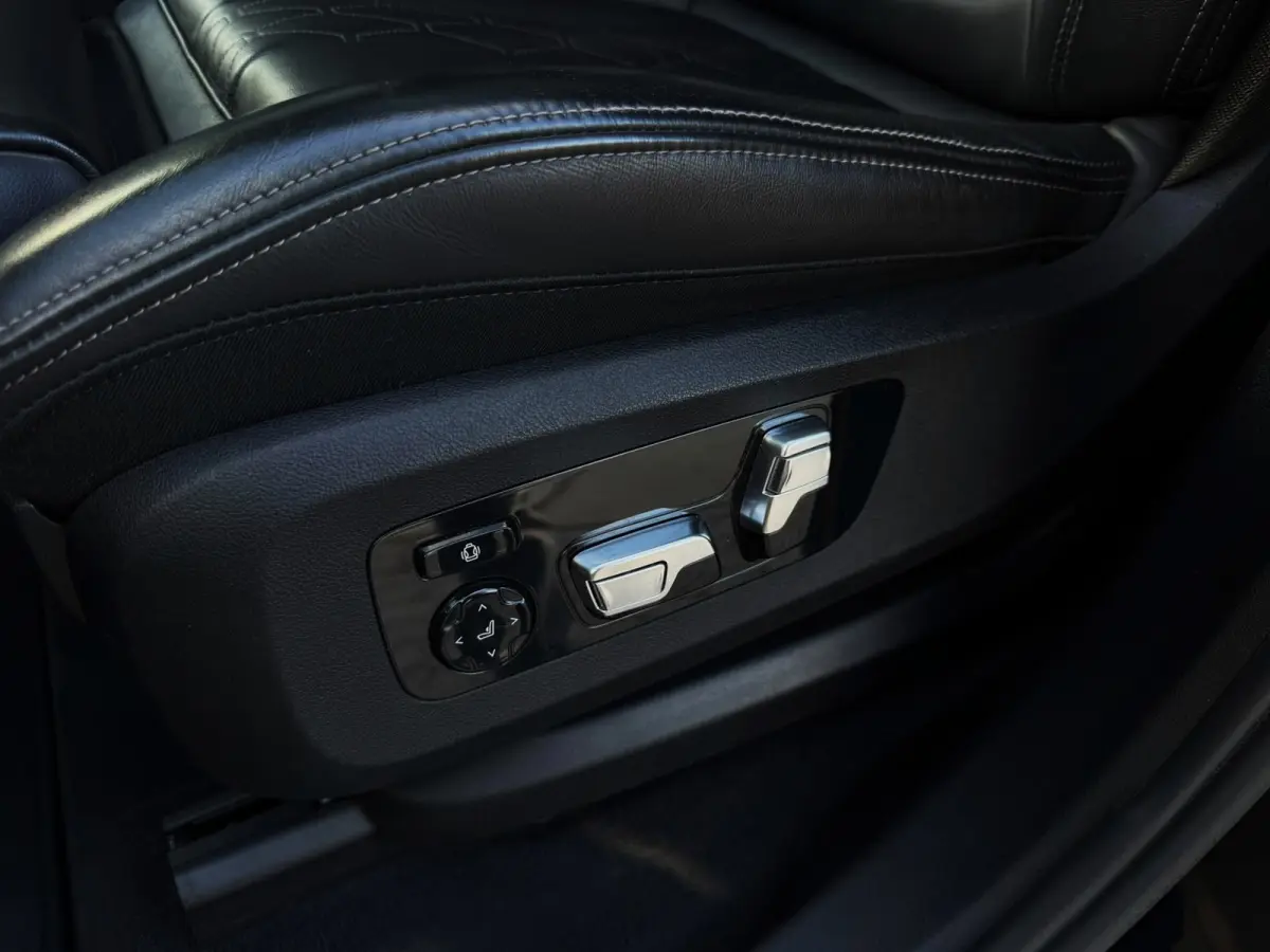 XDrive45e High Executive 361PK|NL Auto|Laser Light|ProfNavi|M-Pakket|Luchtvering|PANO|Adaptive|50e Editie|HUD|360C|Harman/K