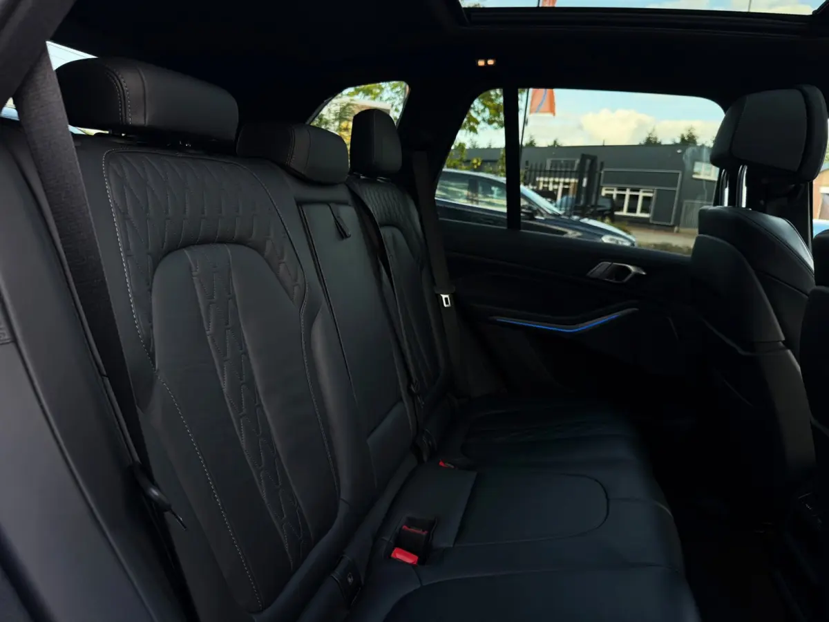 XDrive45e High Executive 361PK|NL Auto|Laser Light|ProfNavi|M-Pakket|Luchtvering|PANO|Adaptive|50e Editie|HUD|360C|Harman/K