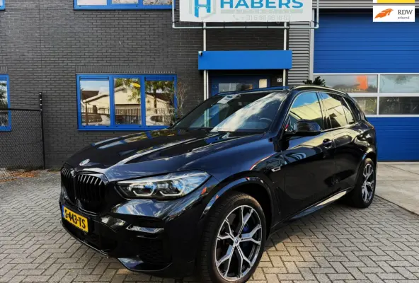 XDrive45e High Executive 361PK|NL Auto|Laser Light|ProfNavi|M-Pakket|Luchtvering|PANO|Adaptive|50e Editie|HUD|360C|Harman/K