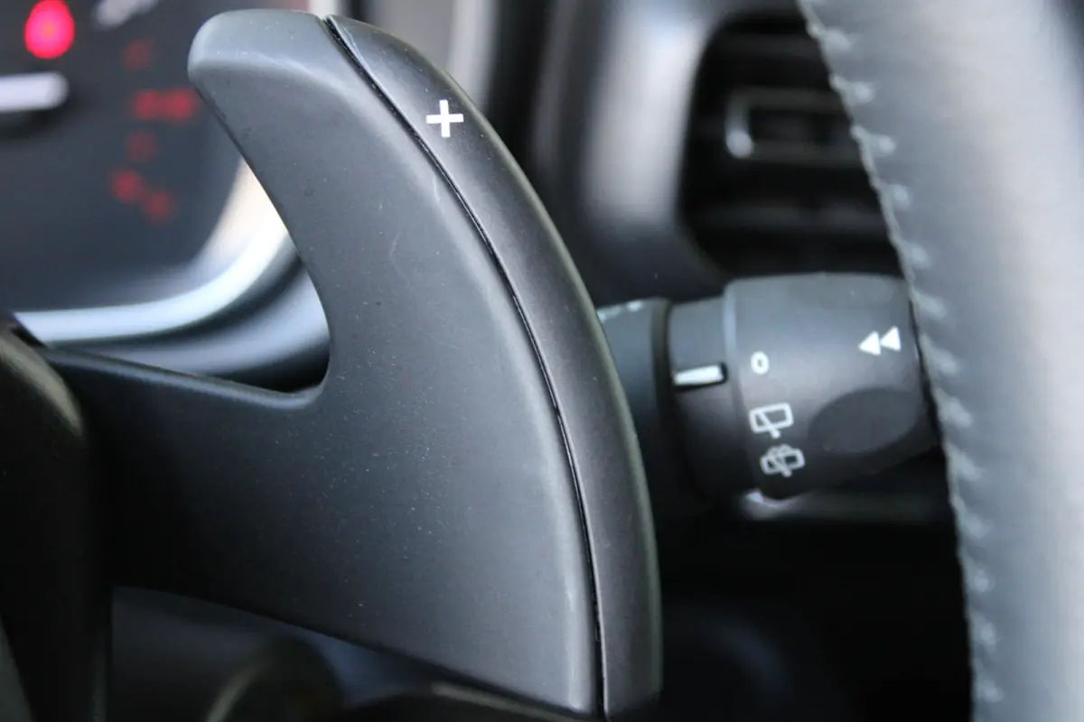 1.2 Turbo Active | 5-persoons | Dubbele schuifdeur | Navigatie | Camera | Climate control |