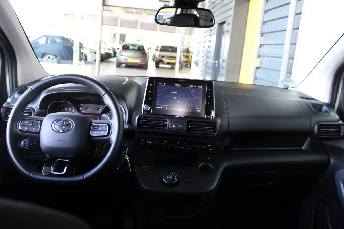 1.2 Turbo Active | 5-persoons | Dubbele schuifdeur | Navigatie | Camera | Climate control |