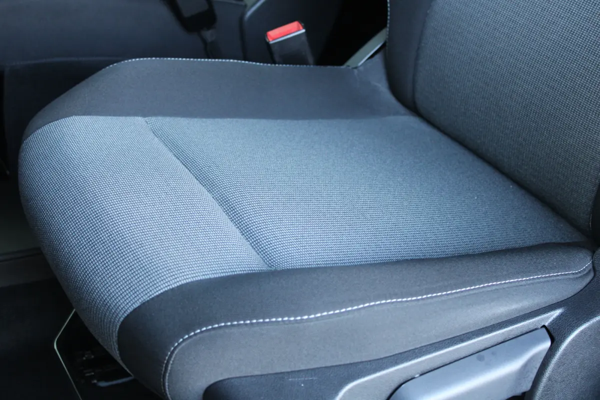 1.2 Turbo Active | 5-persoons | Dubbele schuifdeur | Navigatie | Camera | Climate control |
