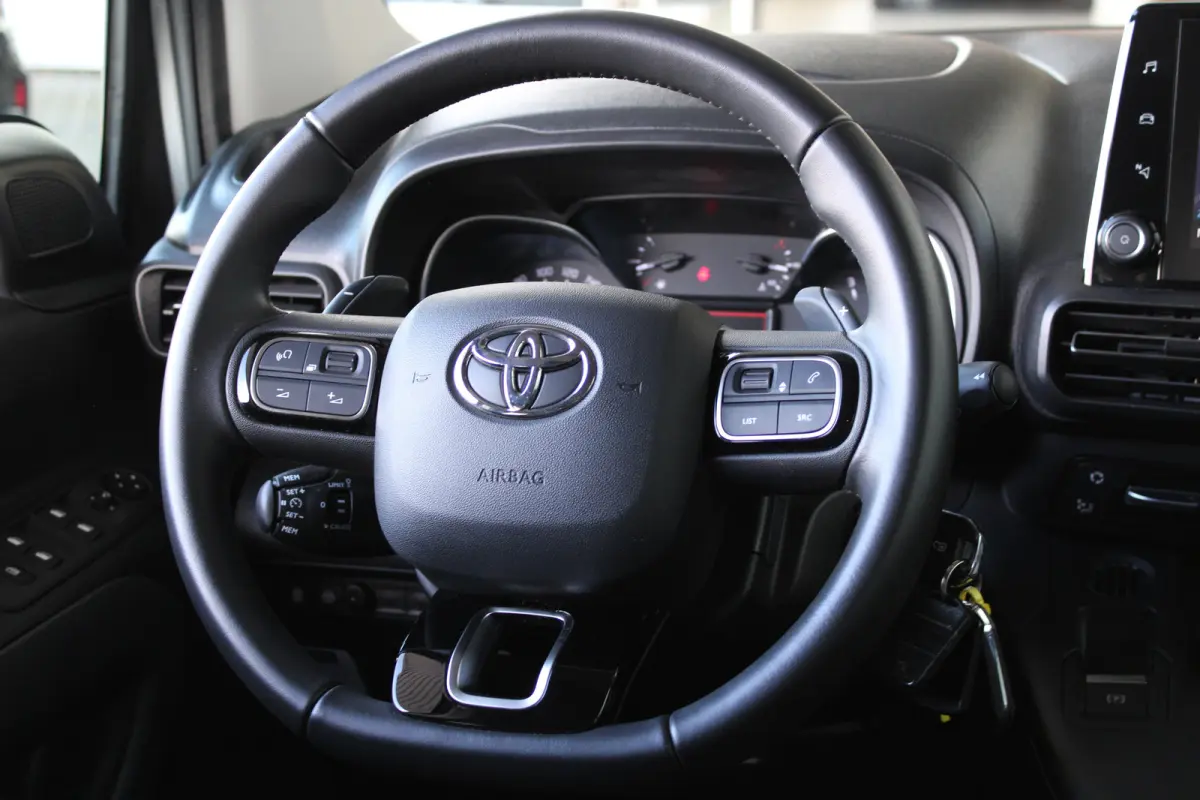1.2 Turbo Active | 5-persoons | Dubbele schuifdeur | Navigatie | Camera | Climate control |