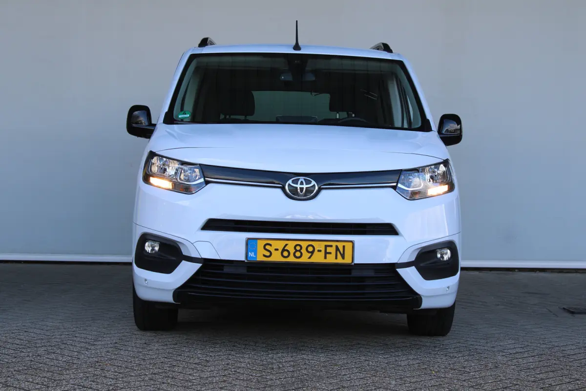 1.2 Turbo Active | 5-persoons | Dubbele schuifdeur | Navigatie | Camera | Climate control |