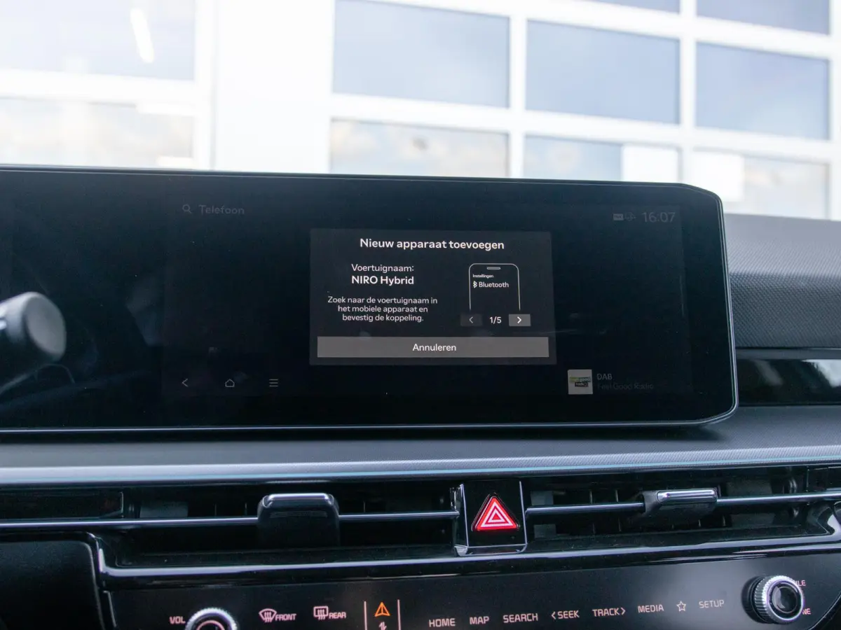 1.6 GDi Hybrid DynamicLine | Actieprijs* | Navi. | Clima. | Adapt. Cruise. | Achteruitrijcamera | Parkeersensoren | Dakrails