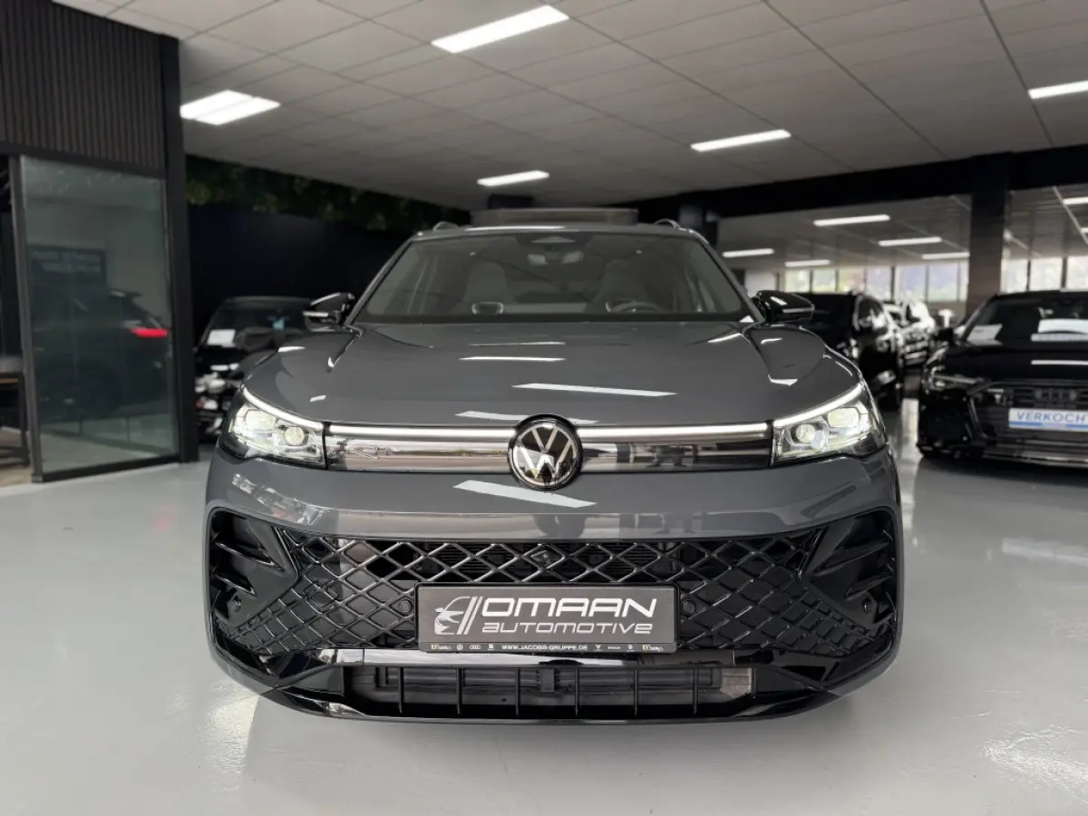 1.5 eTSI R-Line PANO HUD 360 LANE