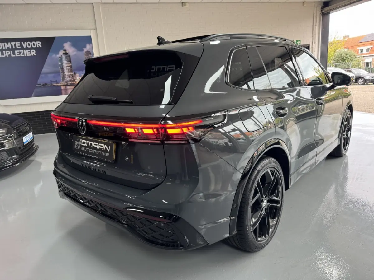 1.5 eTSI R-Line PANO HUD 360 LANE