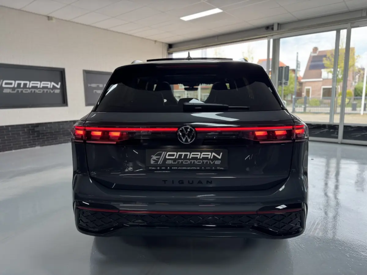 1.5 eTSI R-Line PANO HUD 360 LANE