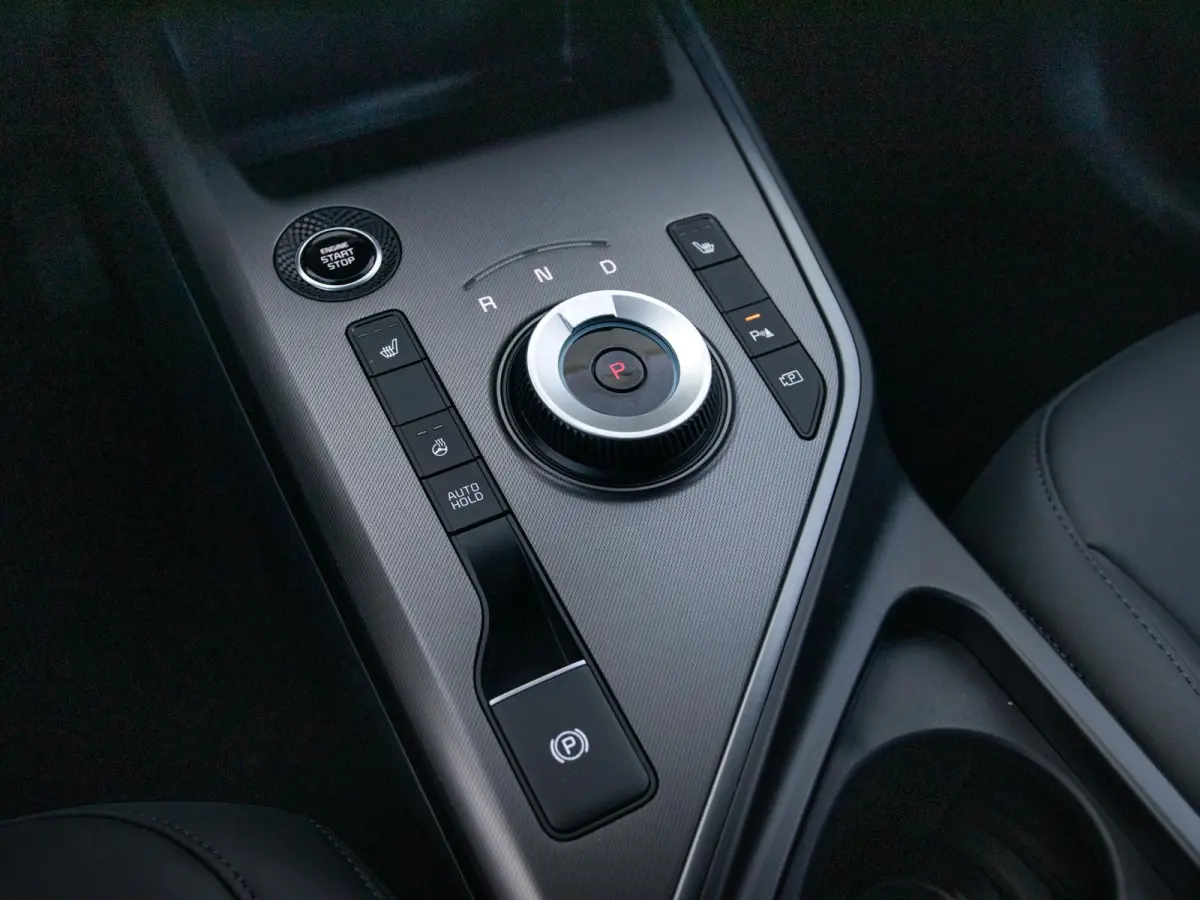 1.6 GDi Hybrid DynamicLine | Actieprijs* | Navi. | Clima. | Adapt. Cruise. | Achteruitrijcamera | Parkeersensoren | Dakrails